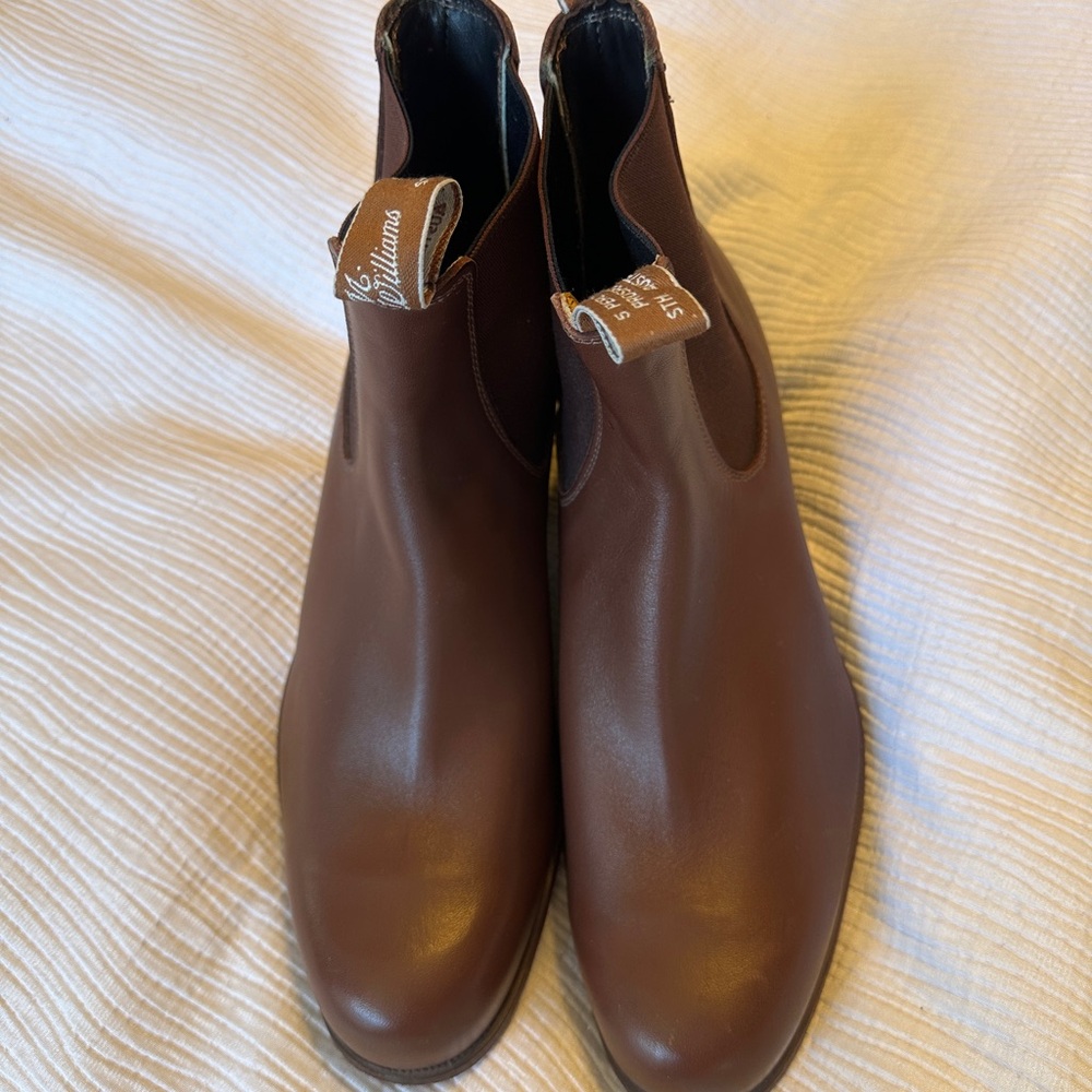 R.M. Williams Comfort Craftsman boot in dark tan yearling leather.